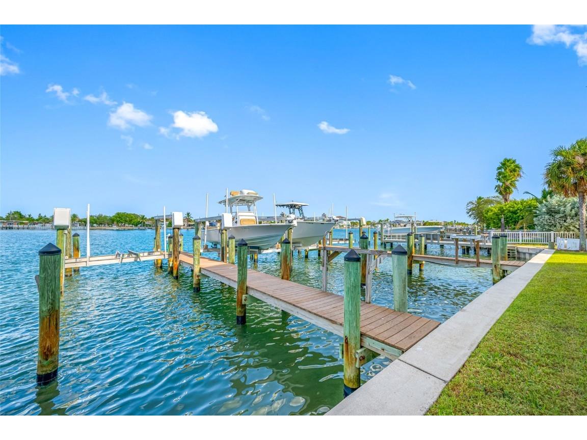 8575 Sunset Court Treasure Island FL 33706 - BLIND PASS WATERWAY TB8435164 image5