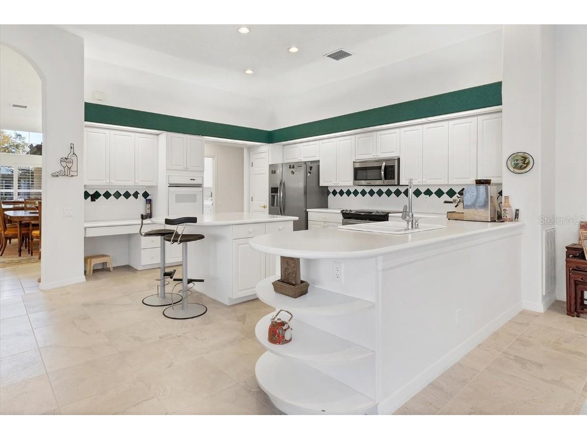 8576 Woodbriar Drive Sarasota FL 34238 A4674889 image16