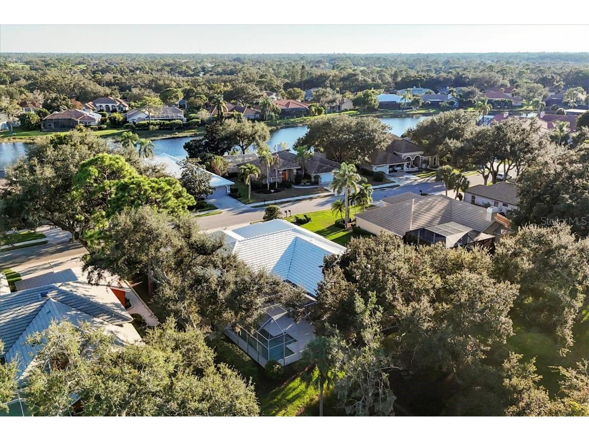 8576 Woodbriar Drive Sarasota FL 34238 A4674889 image34