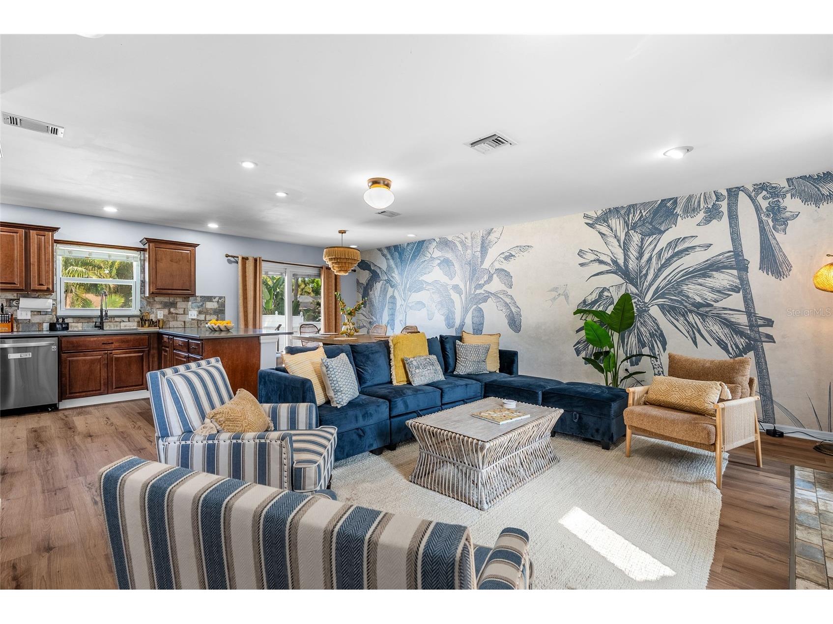 8580 139th Lane Seminole FL 33776 TB8487807 image5