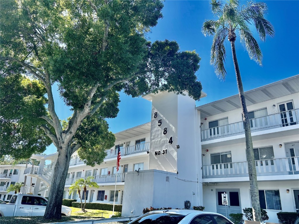 8584 111th Street #210 Seminole FL 33772 U8220917 image1