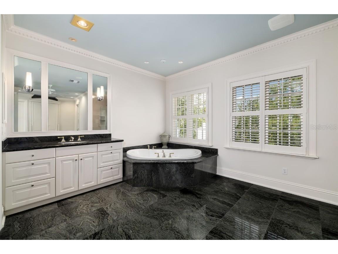 8585 Midnight Pass Road Sarasota FL 34242 - LITTLE SARASOTA BAY A4660258 image54