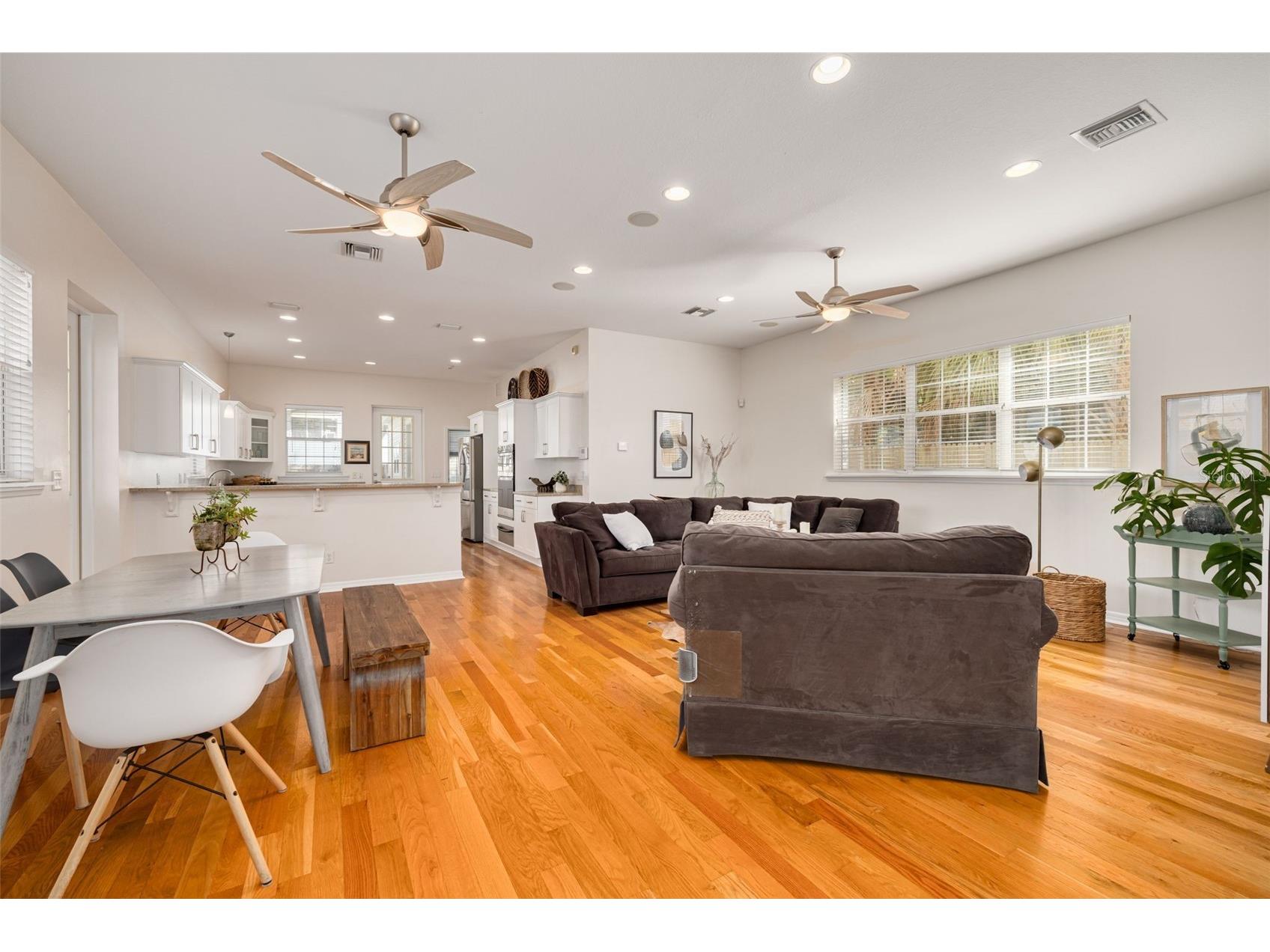 859 23rd Avenue N Saint Petersburg FL 33704 TB8440330 image6