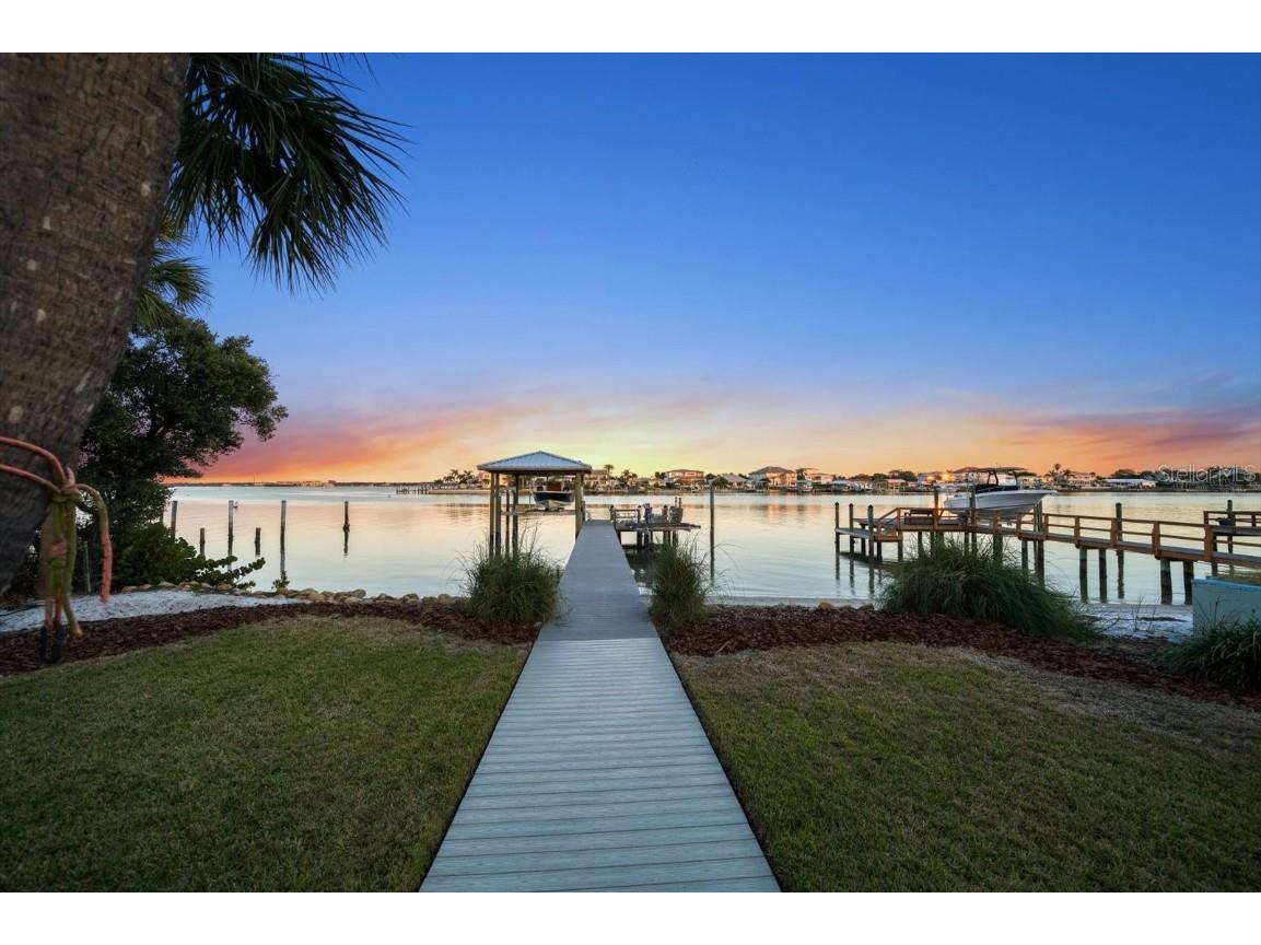 859 Bay Esplanade Clearwater FL 33767 U8229242 image1