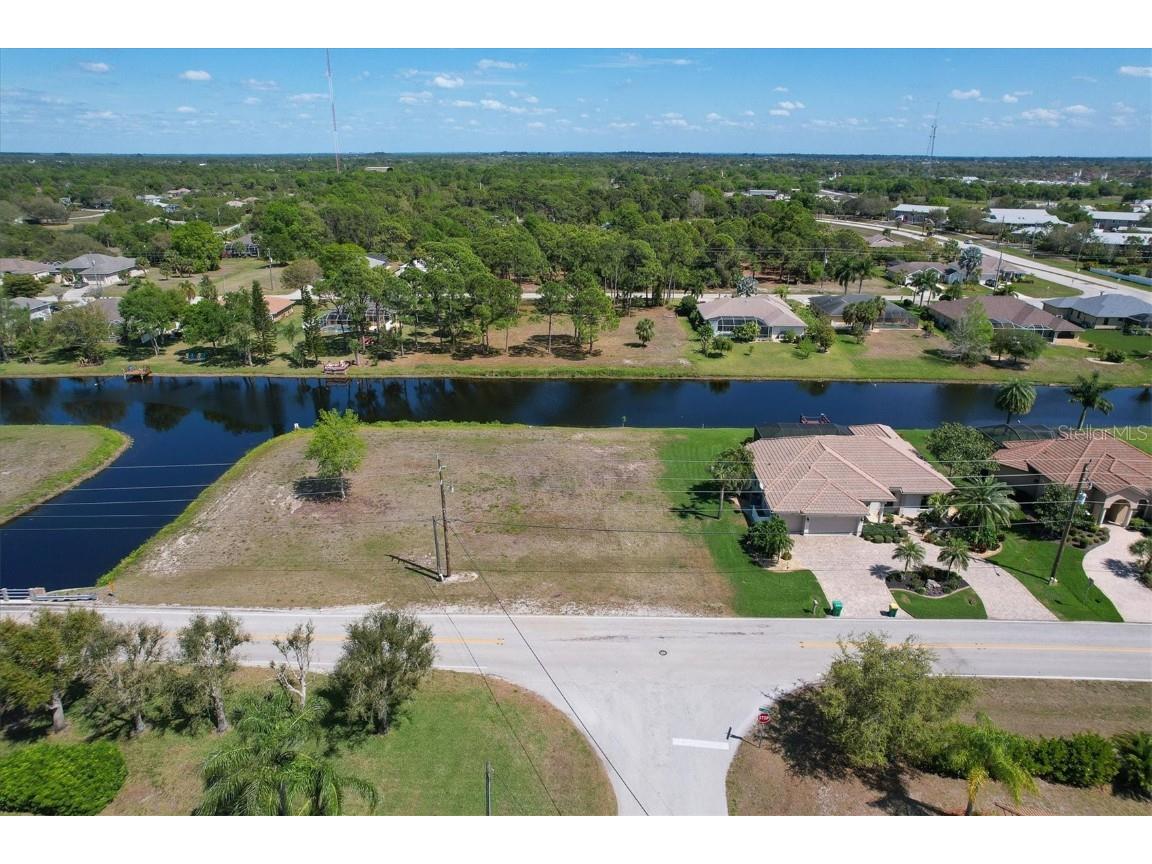859 Rotonda Circle Rotonda West FL 33947 - ROTONDA RIVER D6130776 image1