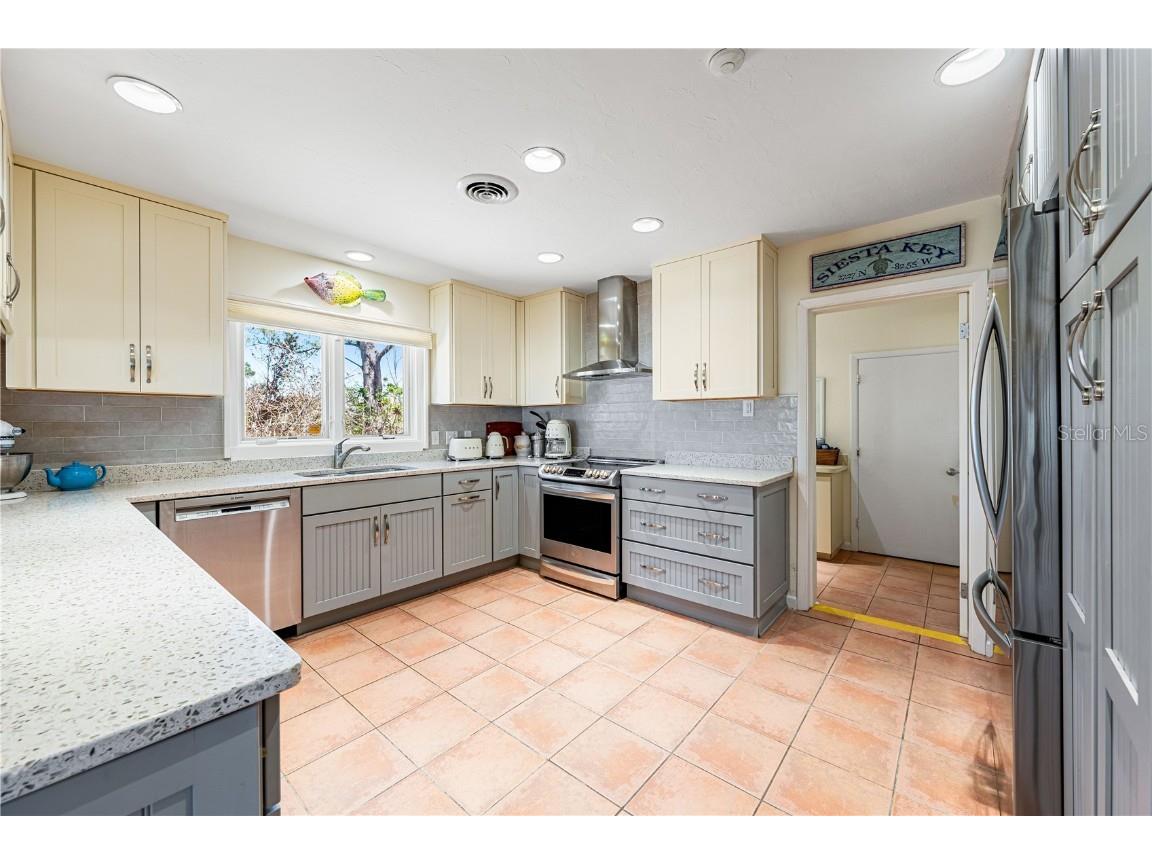 8592 Hidden Lagoon Road Sarasota FL 34242 - GULF OF MEXICO A4648285 image32