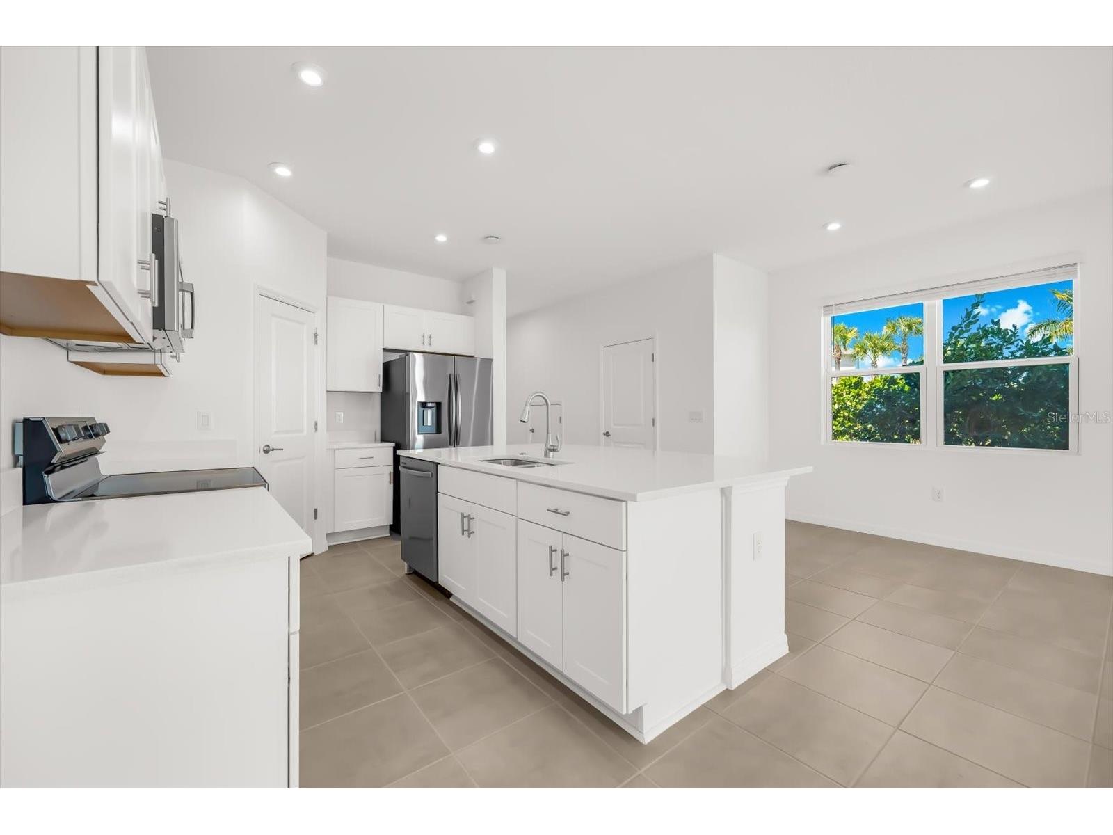 8592 Lunar Skye Street Sarasota FL 34241 A4684224 image15