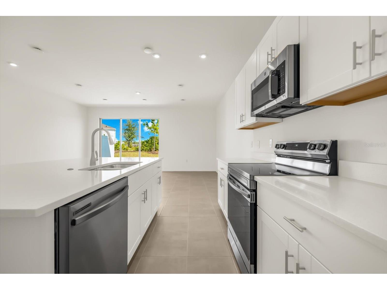 8592 Lunar Skye Street Sarasota FL 34241 A4684224 image18