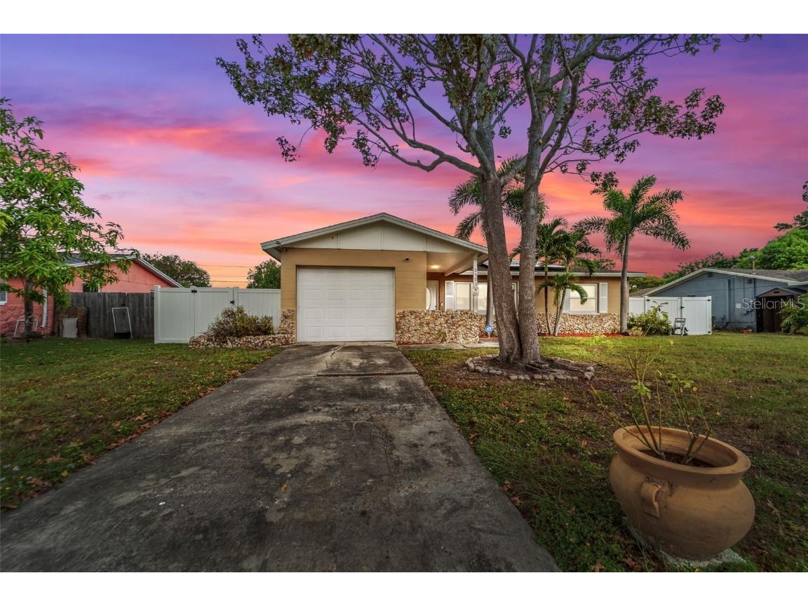 8593 Lantana Drive Seminole FL 33777 TB8436520 image1