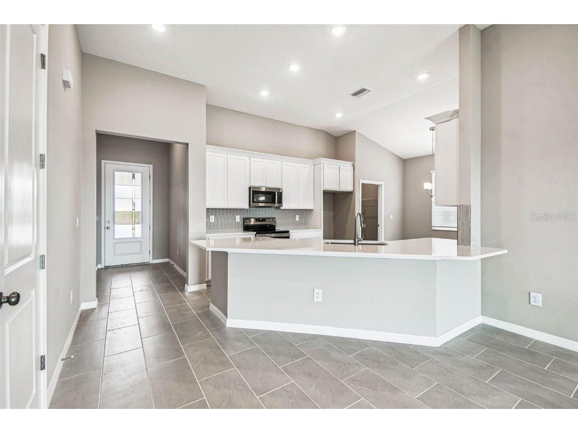 8595 White Pine Ave Brooksville FL 34613 TB8425498 image4