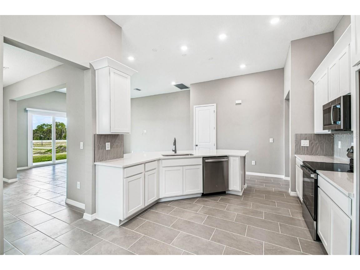 8595 White Pine Ave Brooksville FL 34613 TB8425498 image6