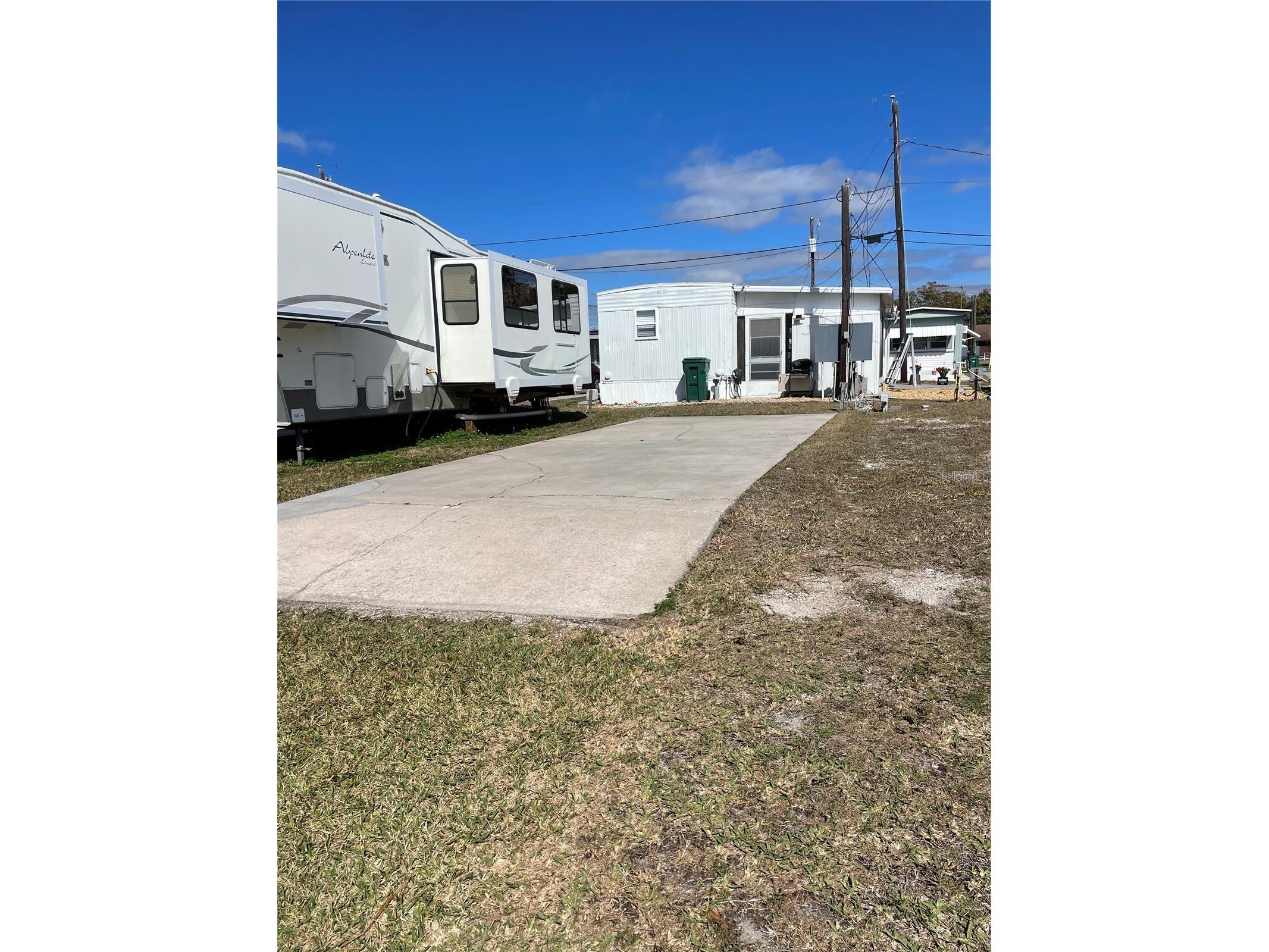 86 Michigan Street Palmetto FL 34221 A4684319 image1