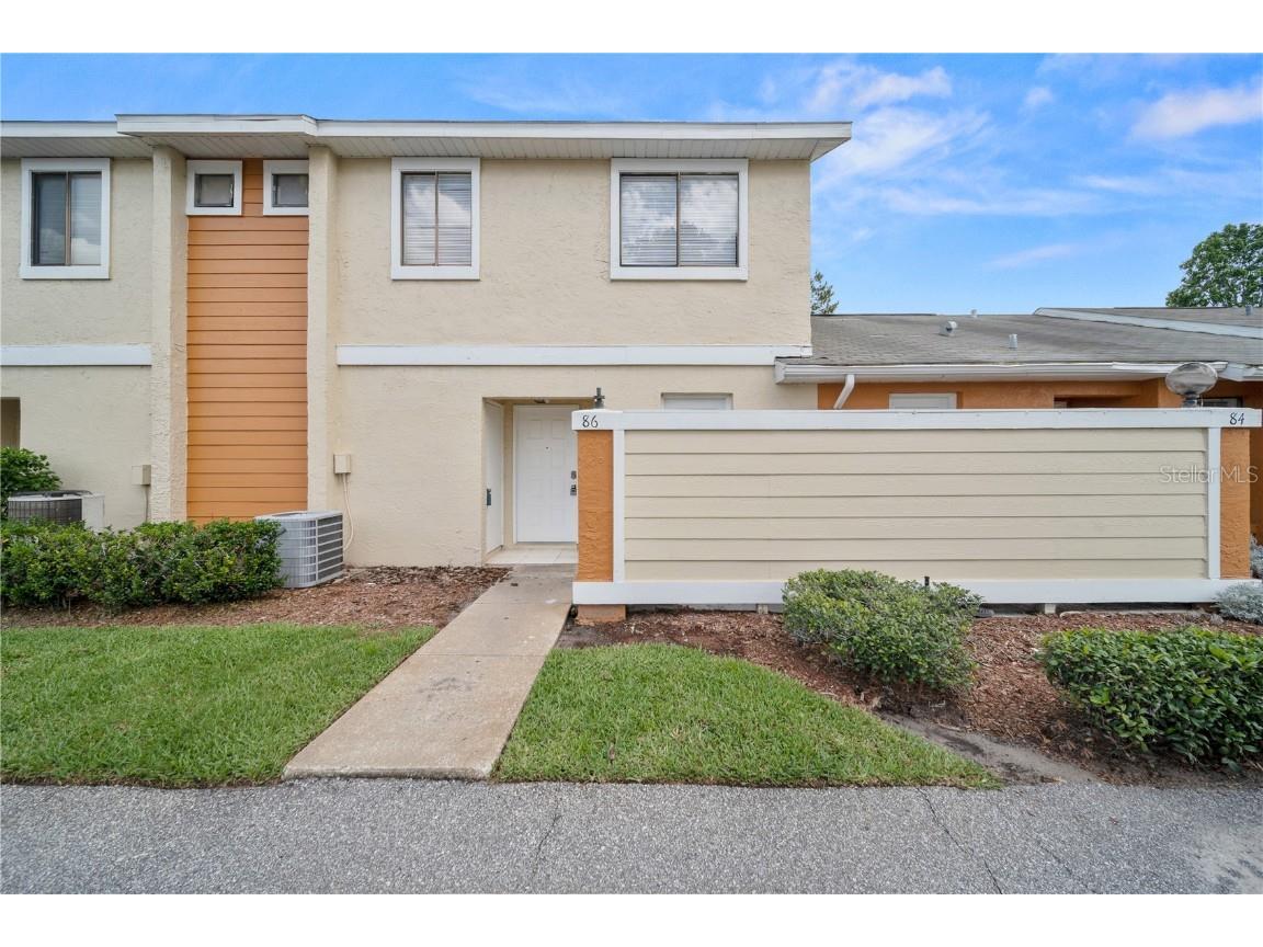 86 Silver Park Circle Kissimmee FL 34743 O6332172 image1