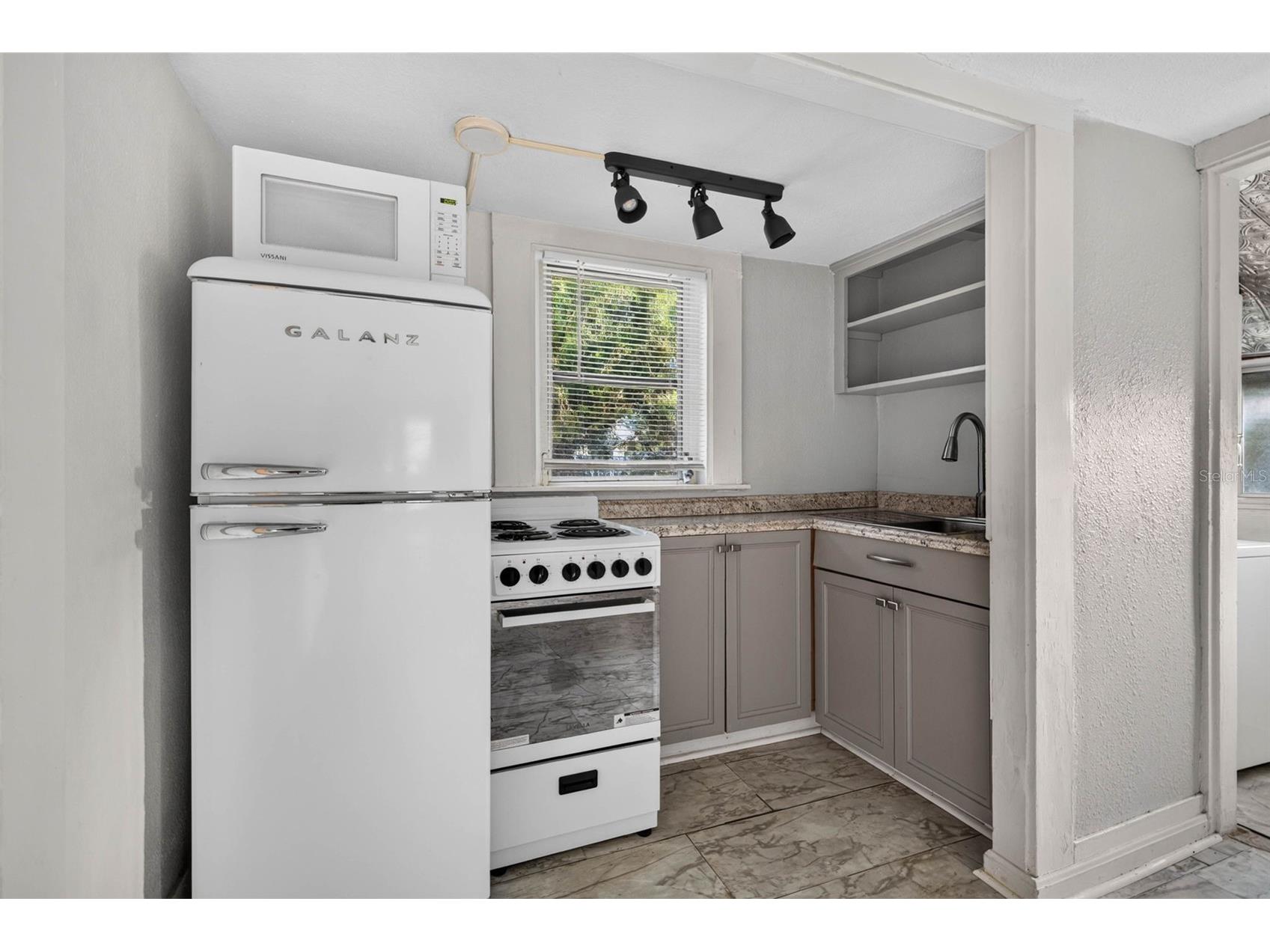 860 12th Avenue N Saint Petersburg FL 33701 TB8517559 image10