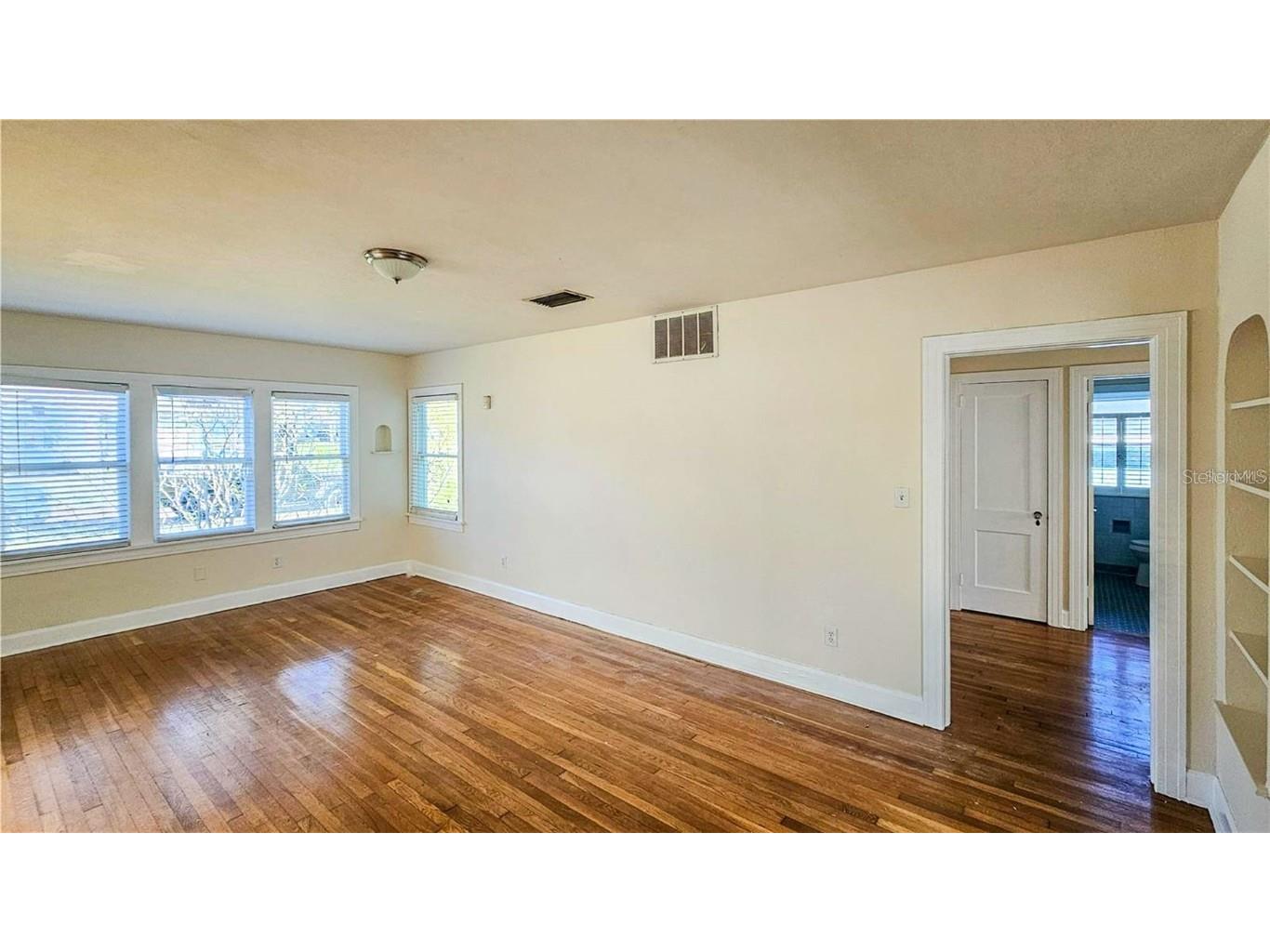 860 16th Avenue S Saint Petersburg FL 33701 TB8454354 image14