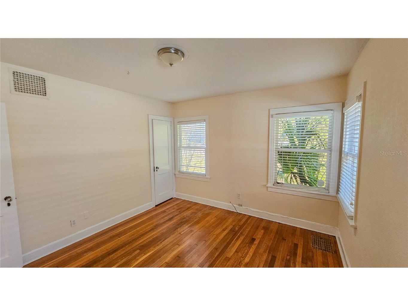 860 16th Avenue S Saint Petersburg FL 33701 TB8454354 image20