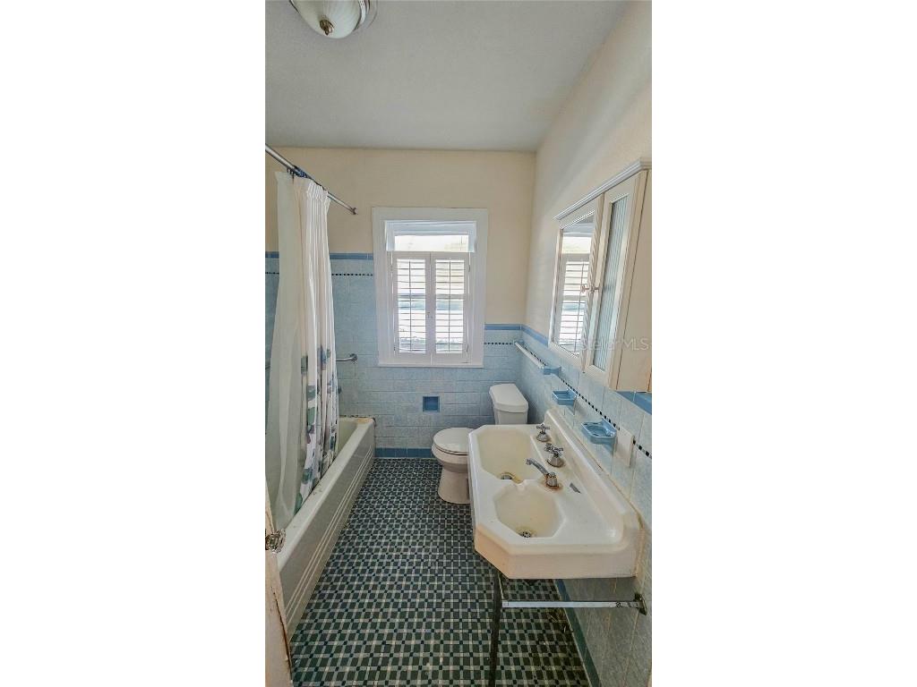 860 16th Avenue S Saint Petersburg FL 33701 TB8454354 image21