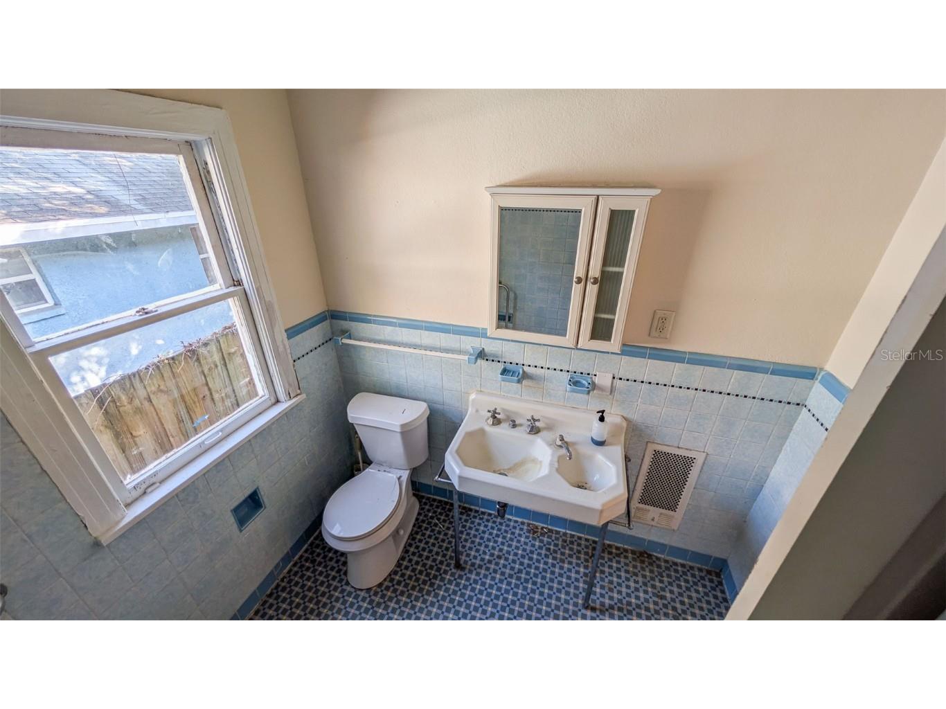 860 16th Avenue S Saint Petersburg FL 33701 TB8454354 image22