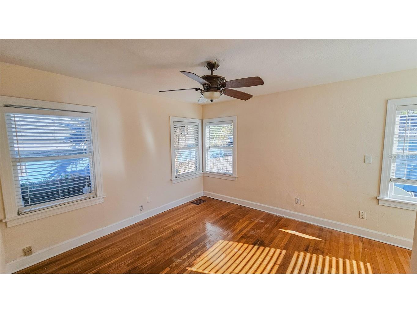 860 16th Avenue S Saint Petersburg FL 33701 TB8454354 image24