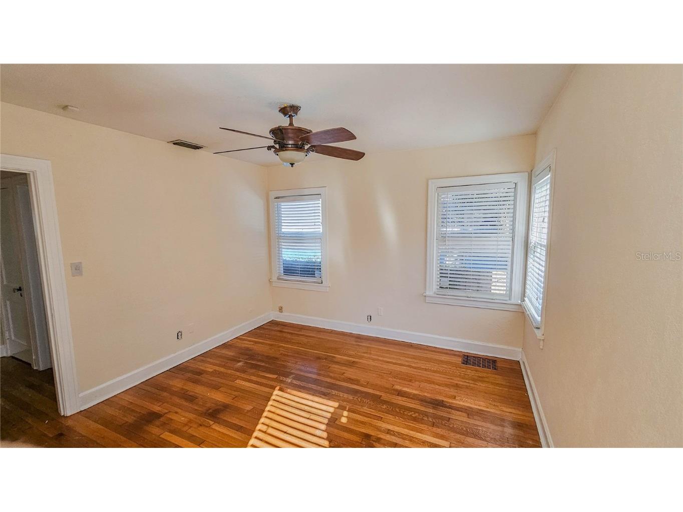 860 16th Avenue S Saint Petersburg FL 33701 TB8454354 image27