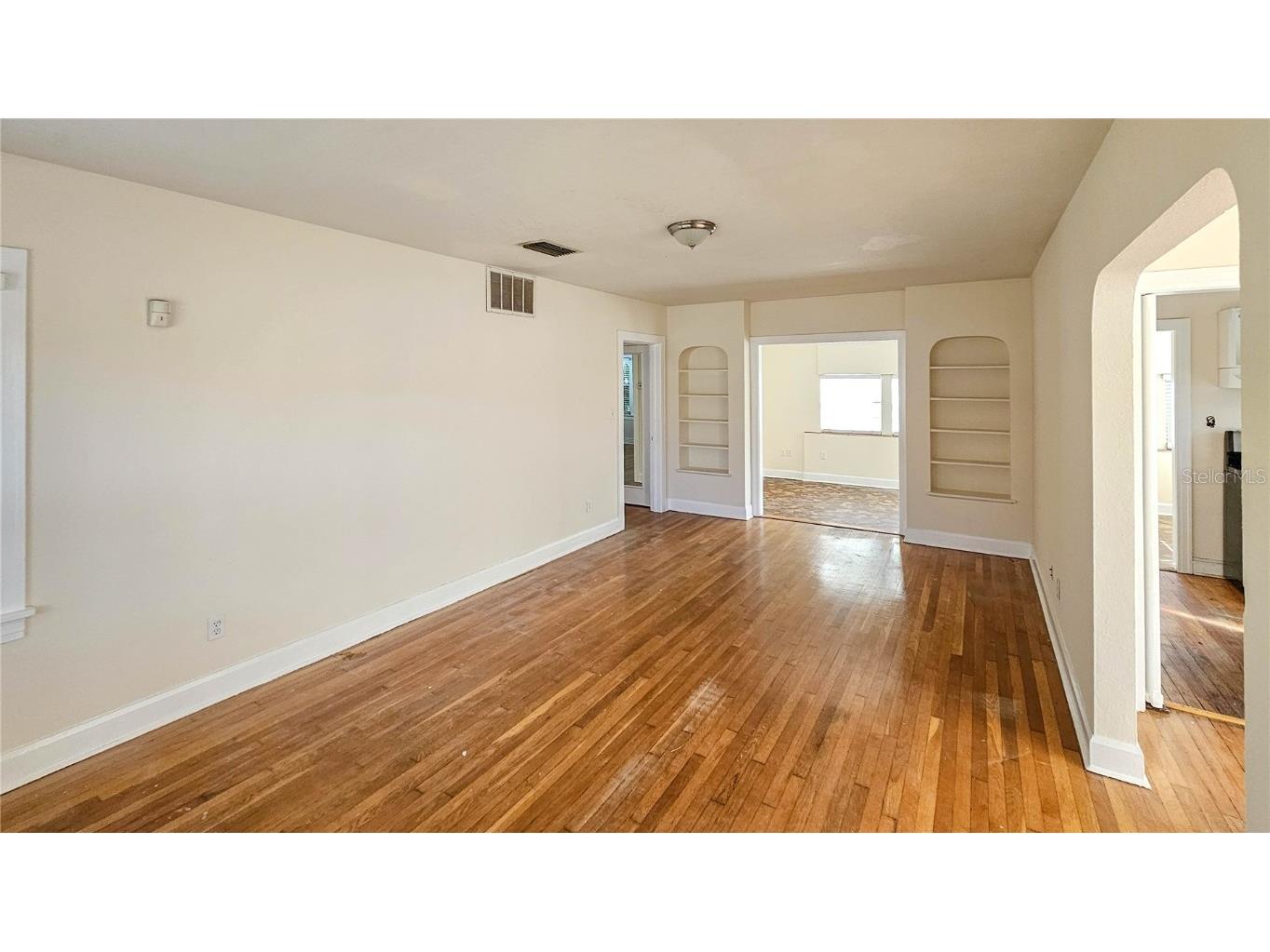 860 16th Avenue S Saint Petersburg FL 33701 TB8454354 image3