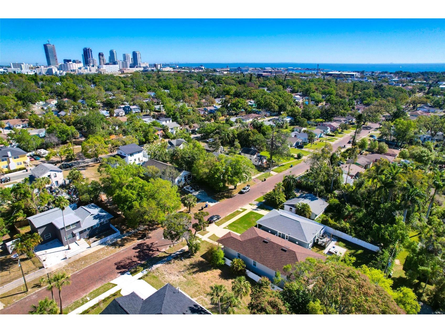 860 17th Avenue S Saint Petersburg FL 33701 TB8424477 image28