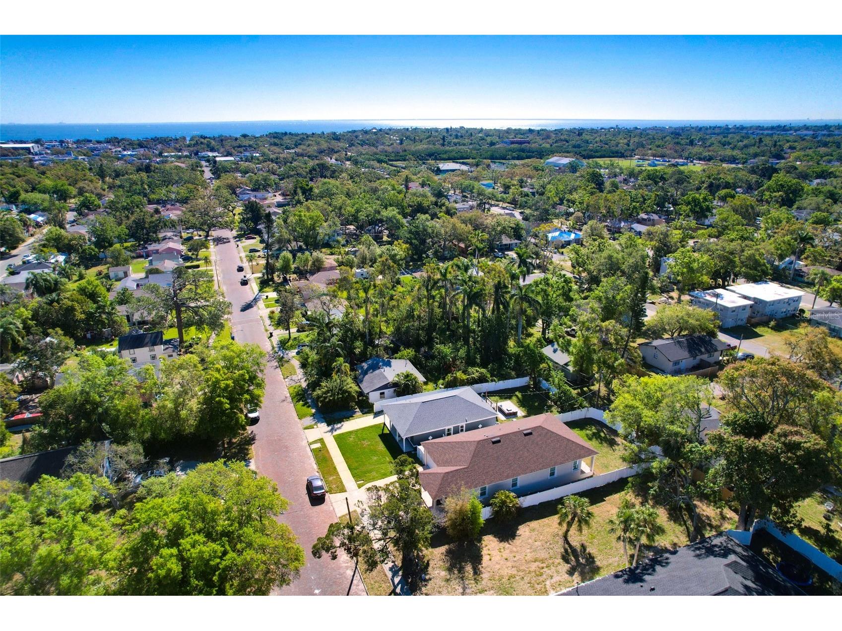 860 17th Avenue S Saint Petersburg FL 33701 TB8424477 image29