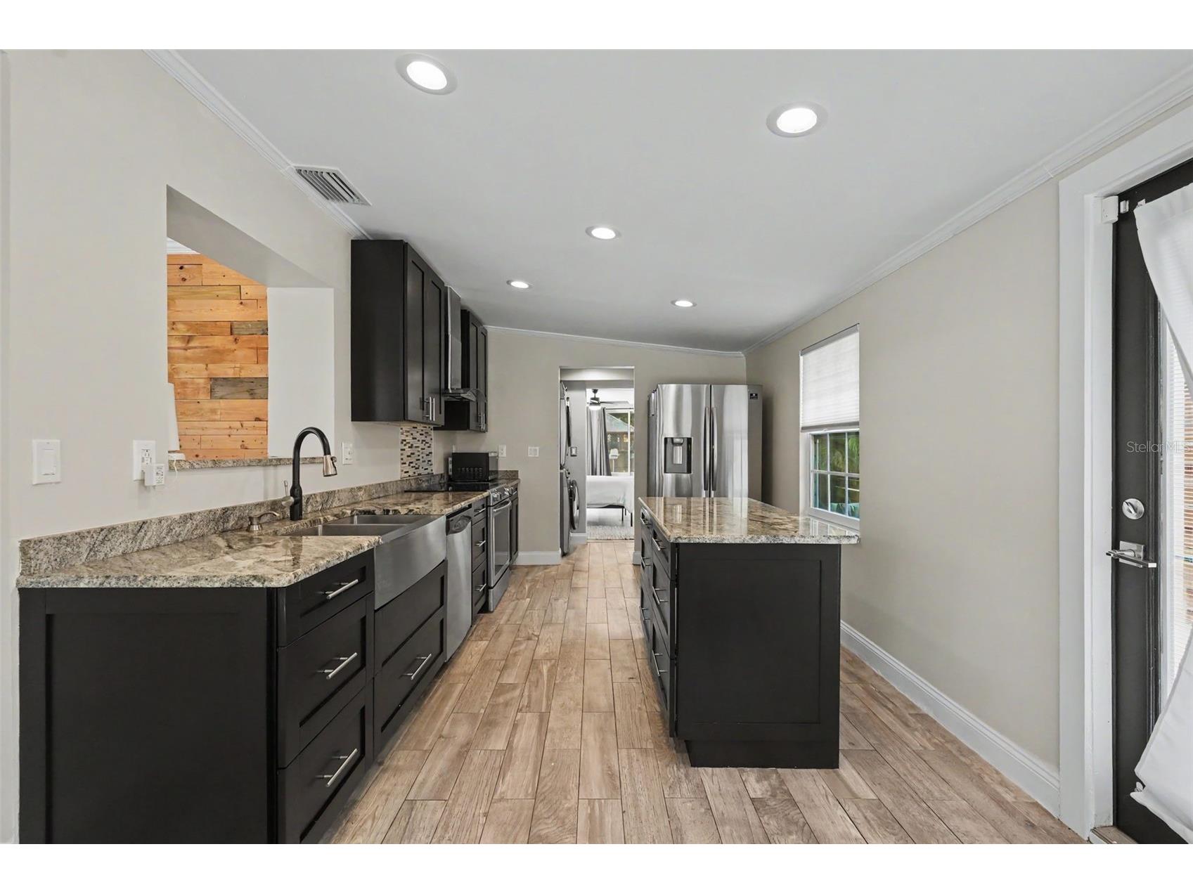 860 86th Avenue N Saint Petersburg FL 33702 TB8528884 image12