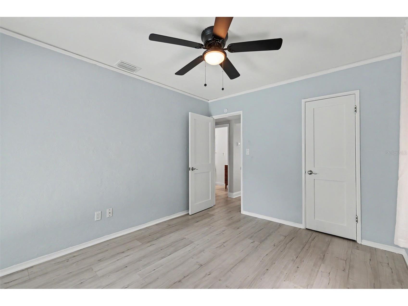 860 86th Avenue N Saint Petersburg FL 33702 TB8528884 image24