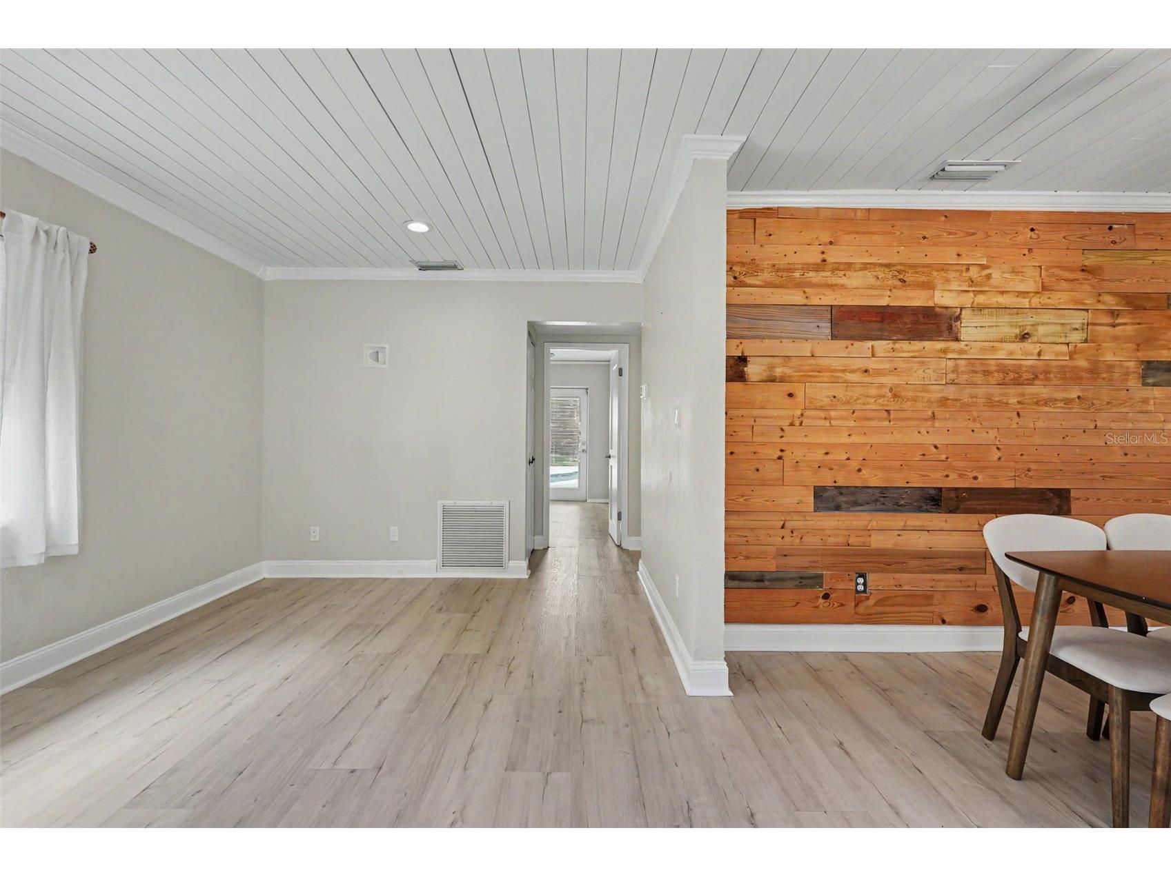 860 86th Avenue N Saint Petersburg FL 33702 TB8528884 image4