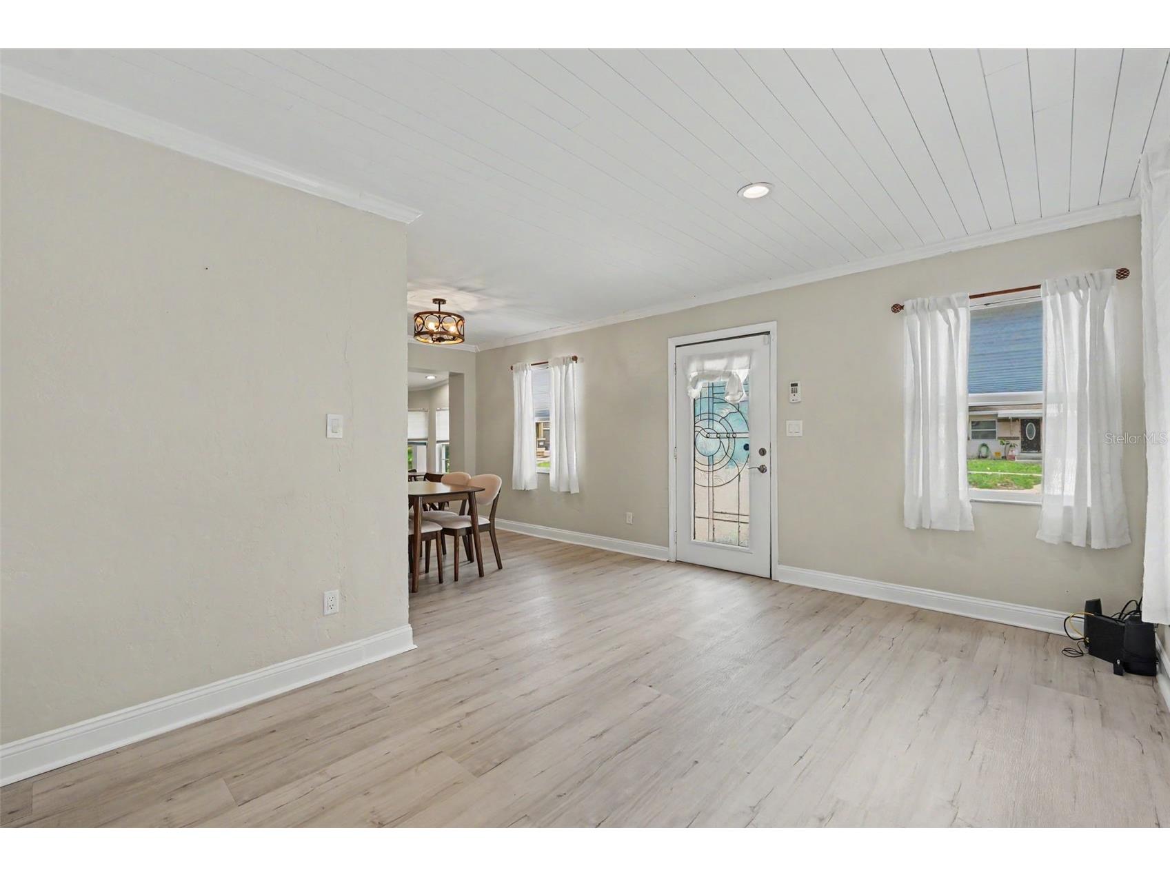 860 86th Avenue N Saint Petersburg FL 33702 TB8528884 image6