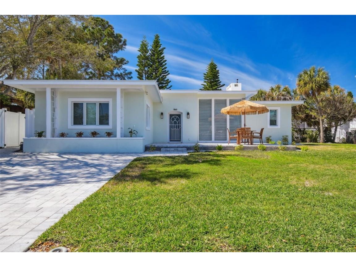 860 Narcissus Avenue Clearwater Beach FL 33767 TB8313756 image1