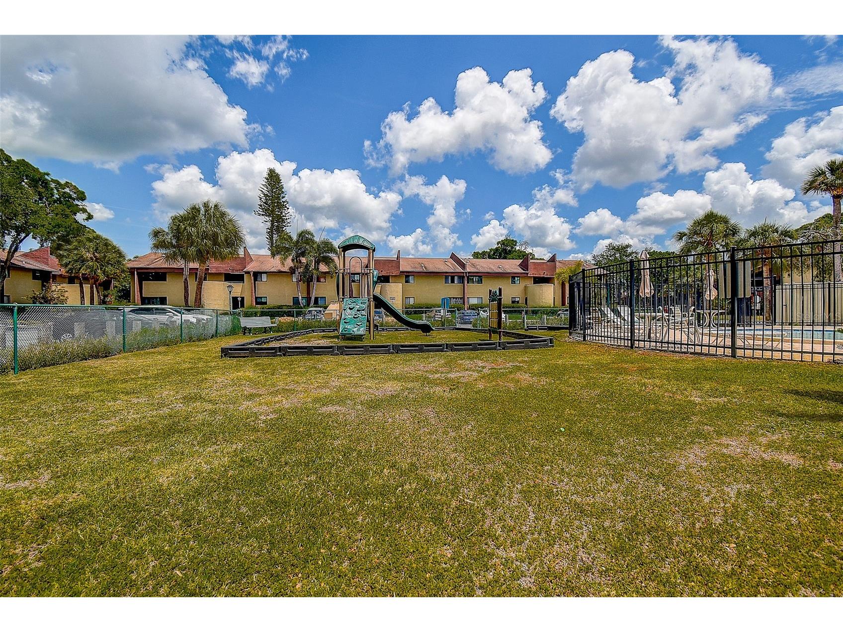 860 S Village Drive N #106 Saint Petersburg FL 33716 - N TB8504075 image31