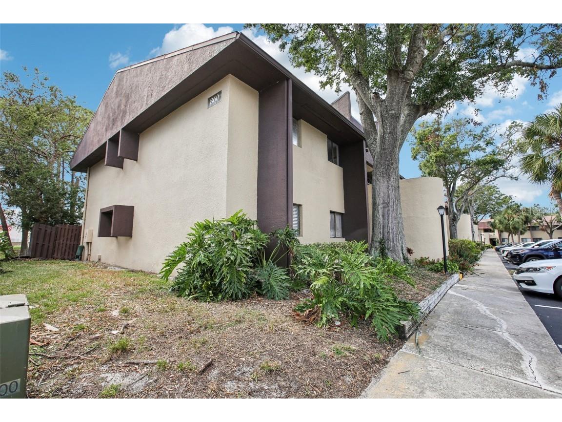 860 S Village Drive N #202 Saint Petersburg FL 33716 W7869517 image1