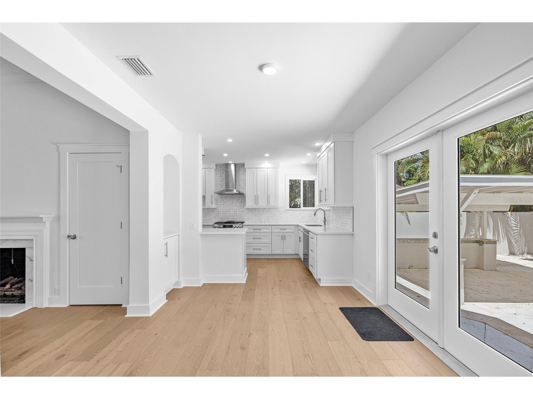 860 Snell Isle Boulevard NE Saint Petersburg FL 33704 A4665216 image14