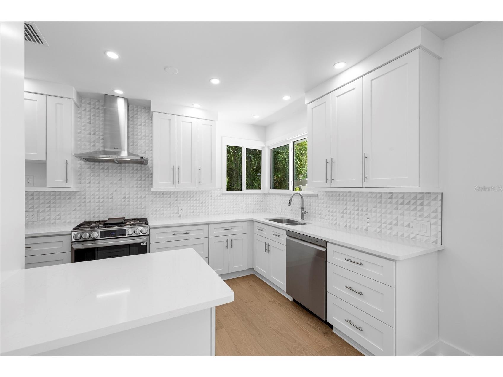 860 Snell Isle Boulevard NE Saint Petersburg FL 33704 A4665216 image19