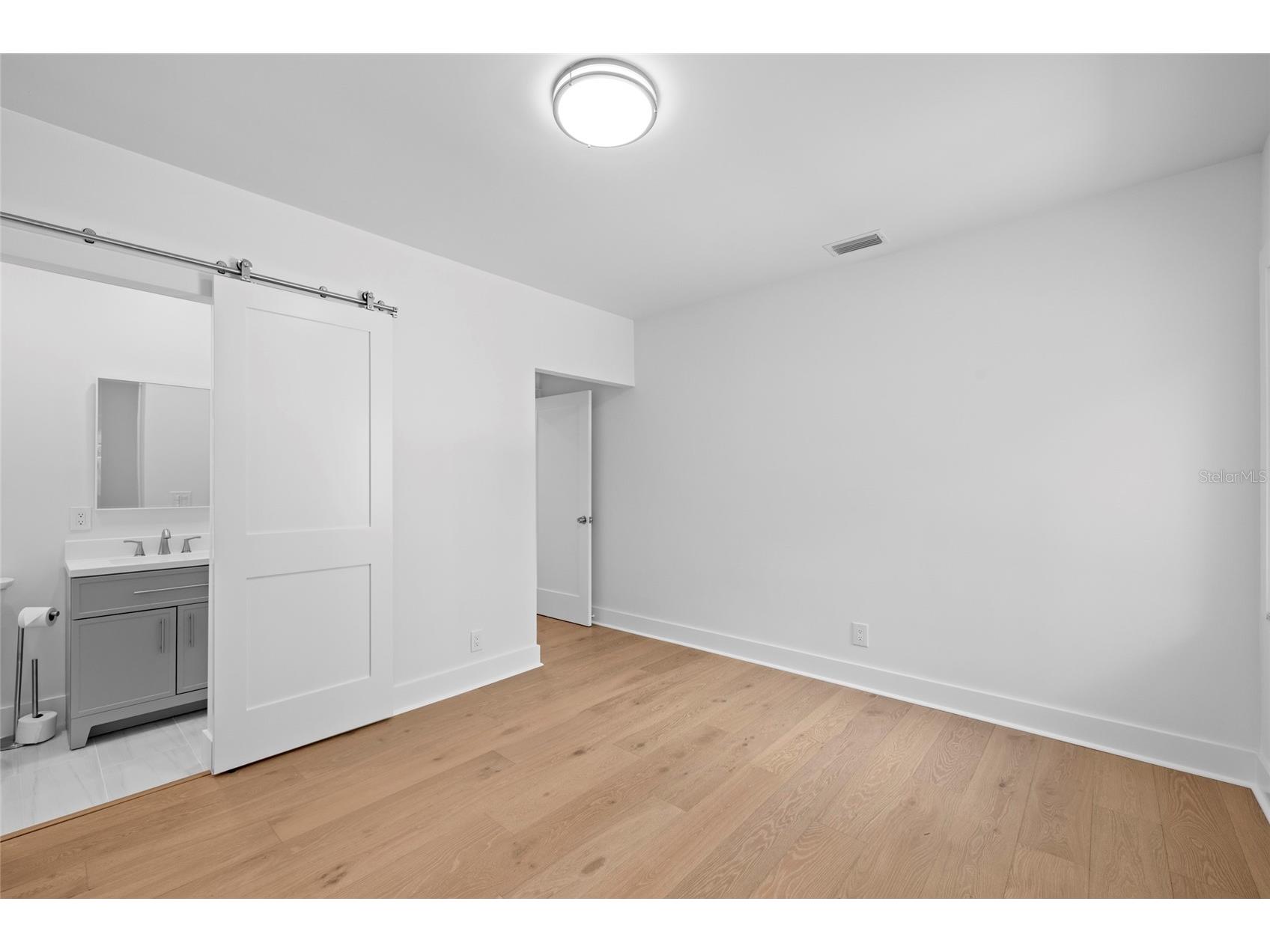 860 Snell Isle Boulevard NE Saint Petersburg FL 33704 A4665216 image39