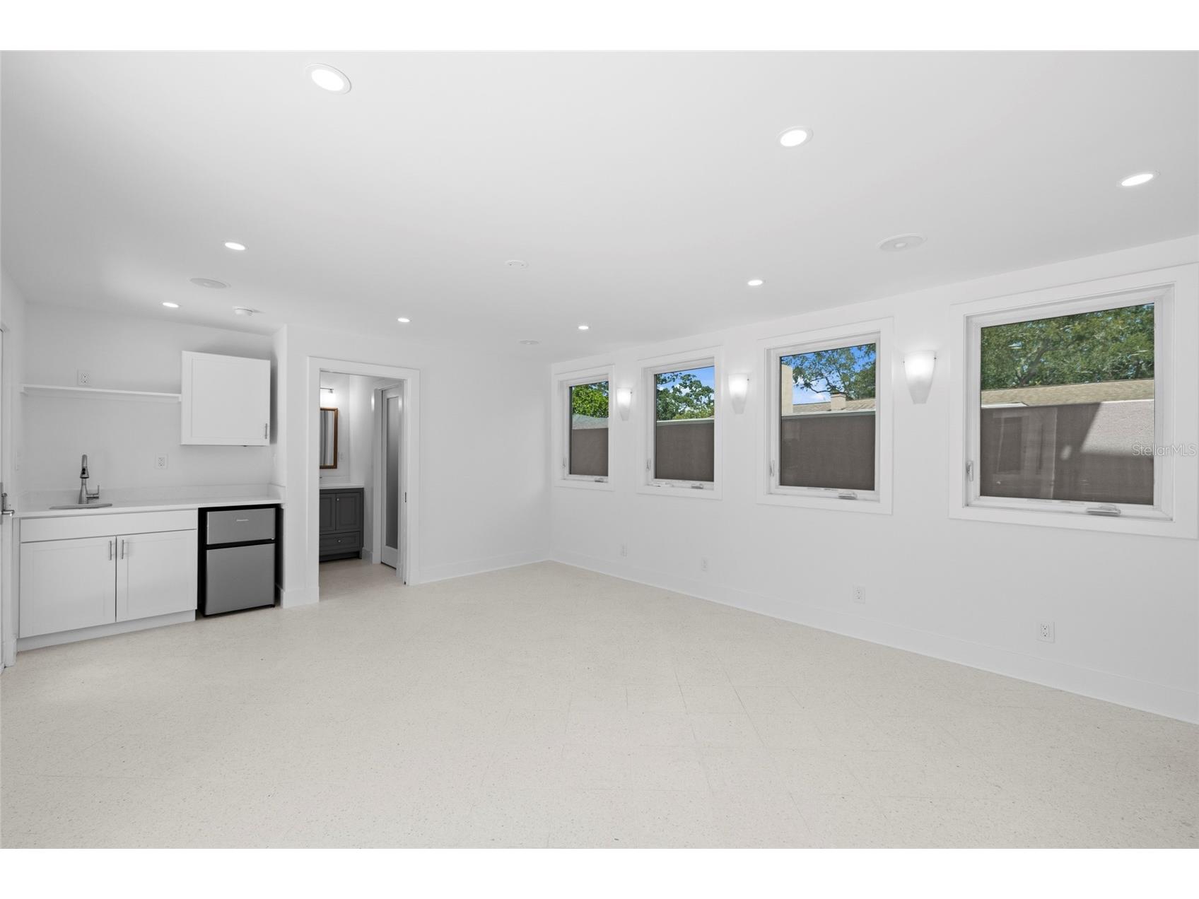 860 Snell Isle Boulevard NE Saint Petersburg FL 33704 A4665216 image49