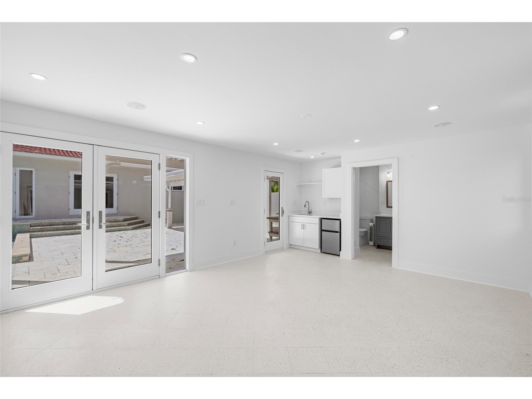 860 Snell Isle Boulevard NE Saint Petersburg FL 33704 A4665216 image51