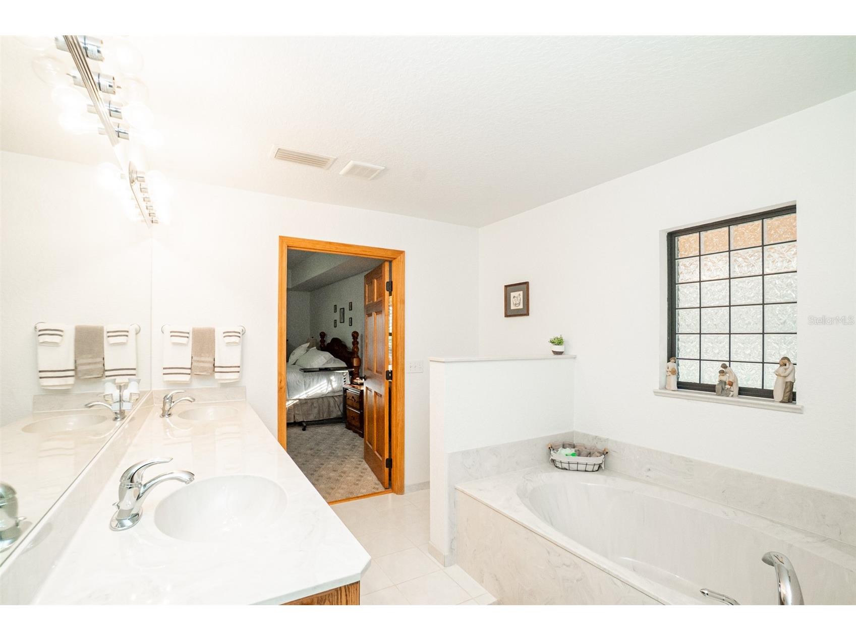 8600 NE 147th Avenue Road Silver Springs FL 34488 - LAKE FORE O6405602 image15