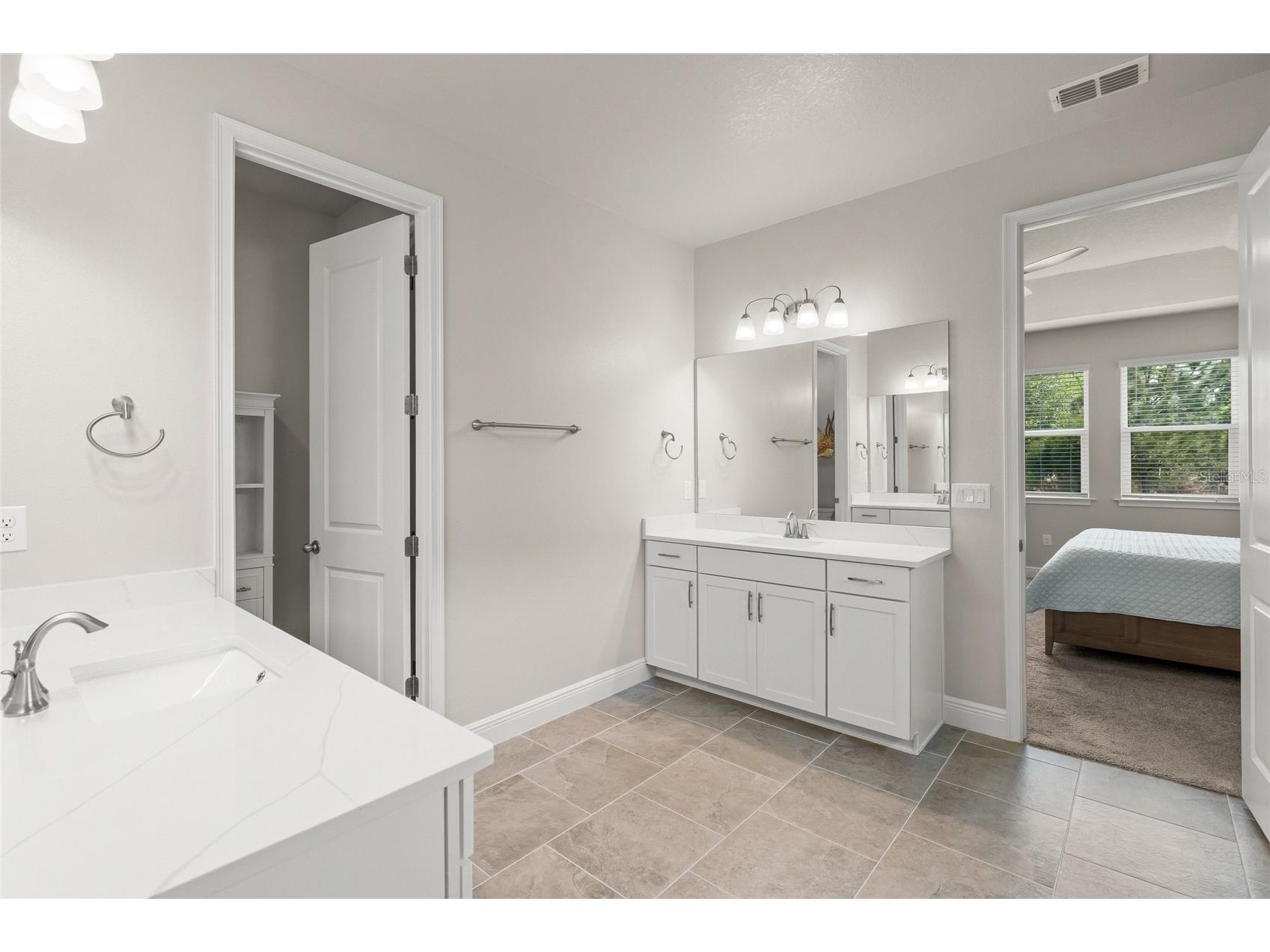 8600 Sundance Loop Sarasota FL 34238 A4686463 image25