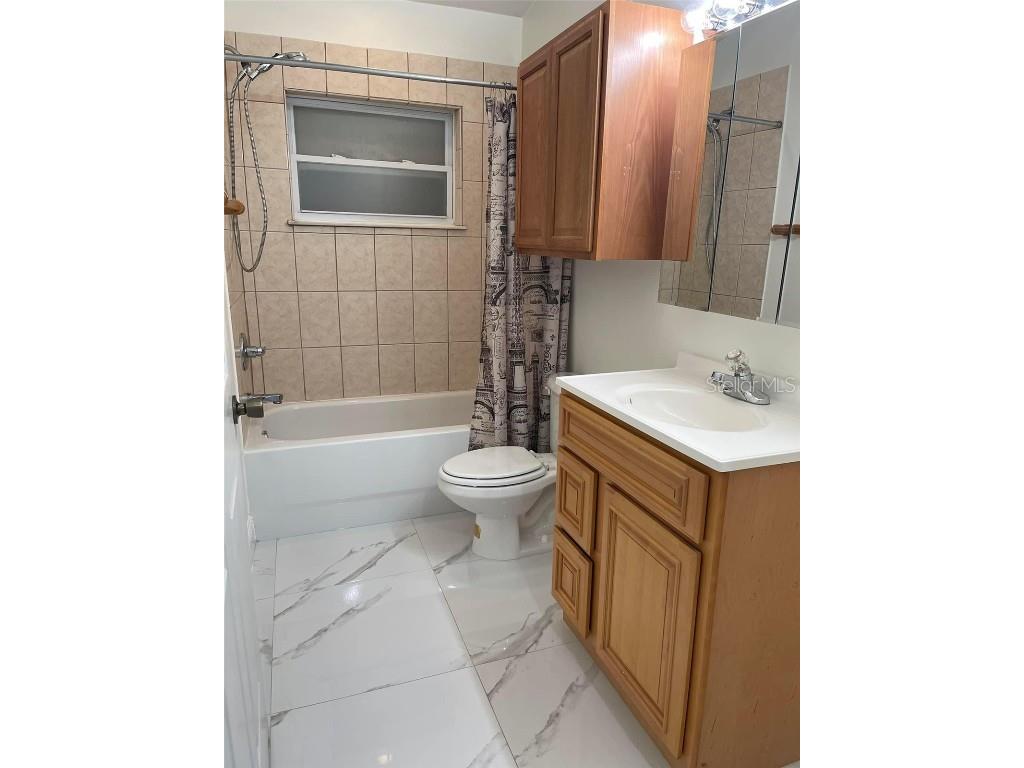 8601 Twin Lakes Boulevard Tampa FL 33614 TB8328260 image17