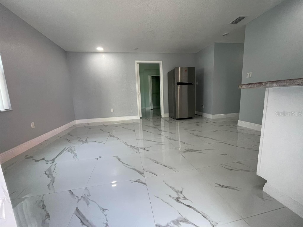 8601 Twin Lakes Boulevard Tampa FL 33614 TB8328260 image28