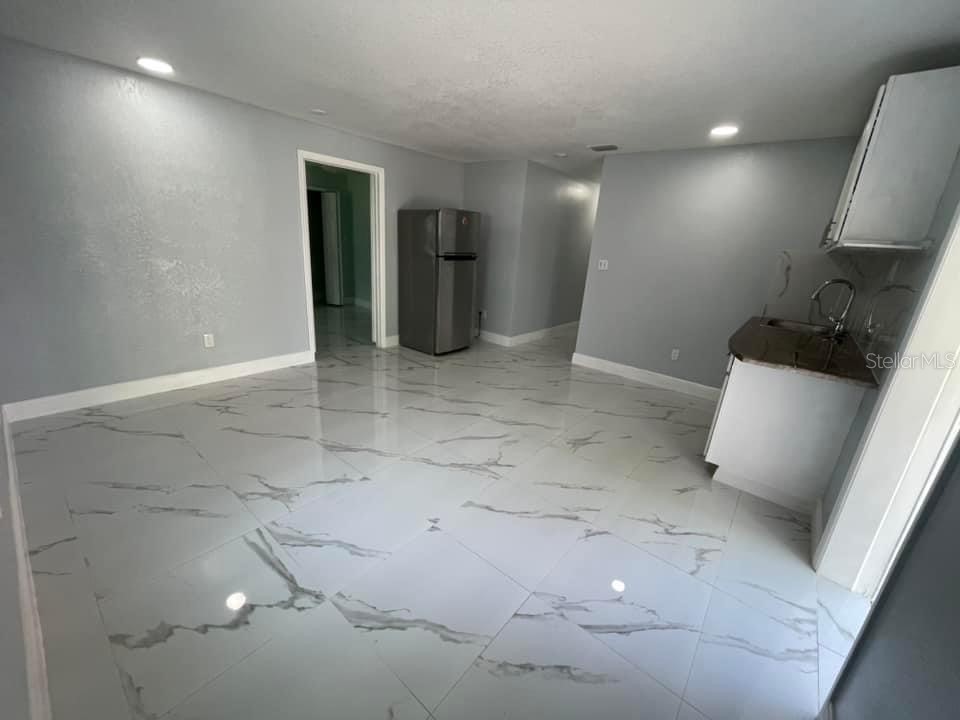 8601 Twin Lakes Boulevard Tampa FL 33614 TB8328260 image32