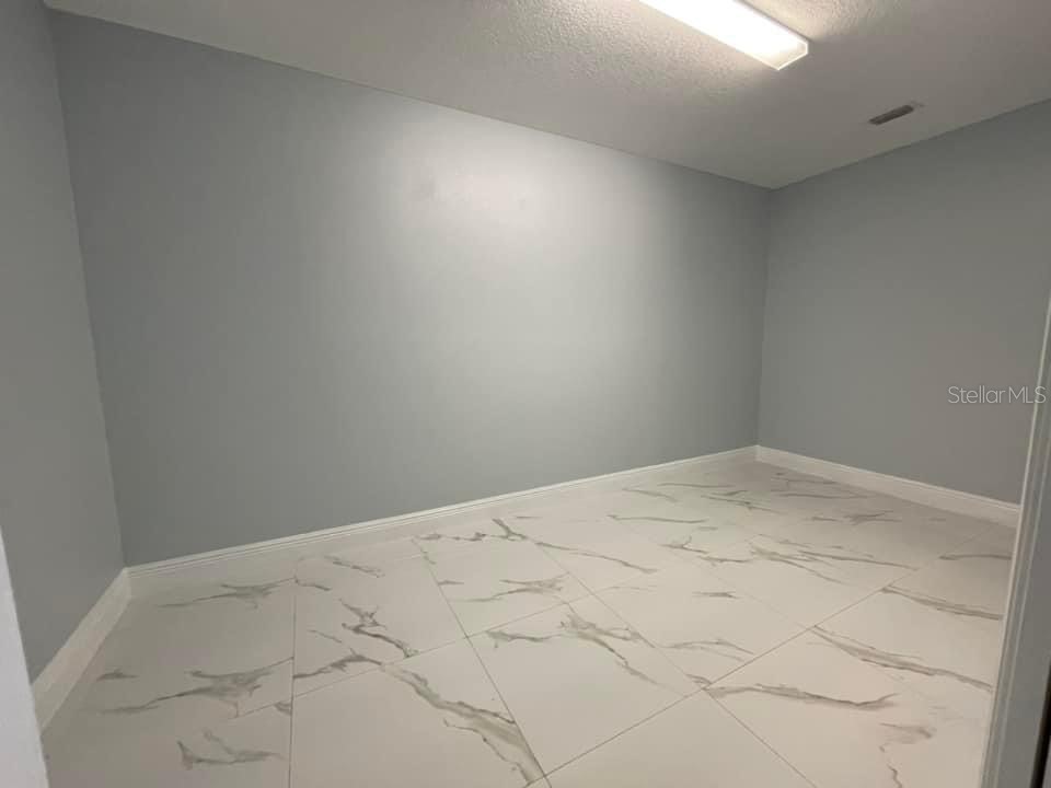 8601 Twin Lakes Boulevard Tampa FL 33614 TB8328260 image37