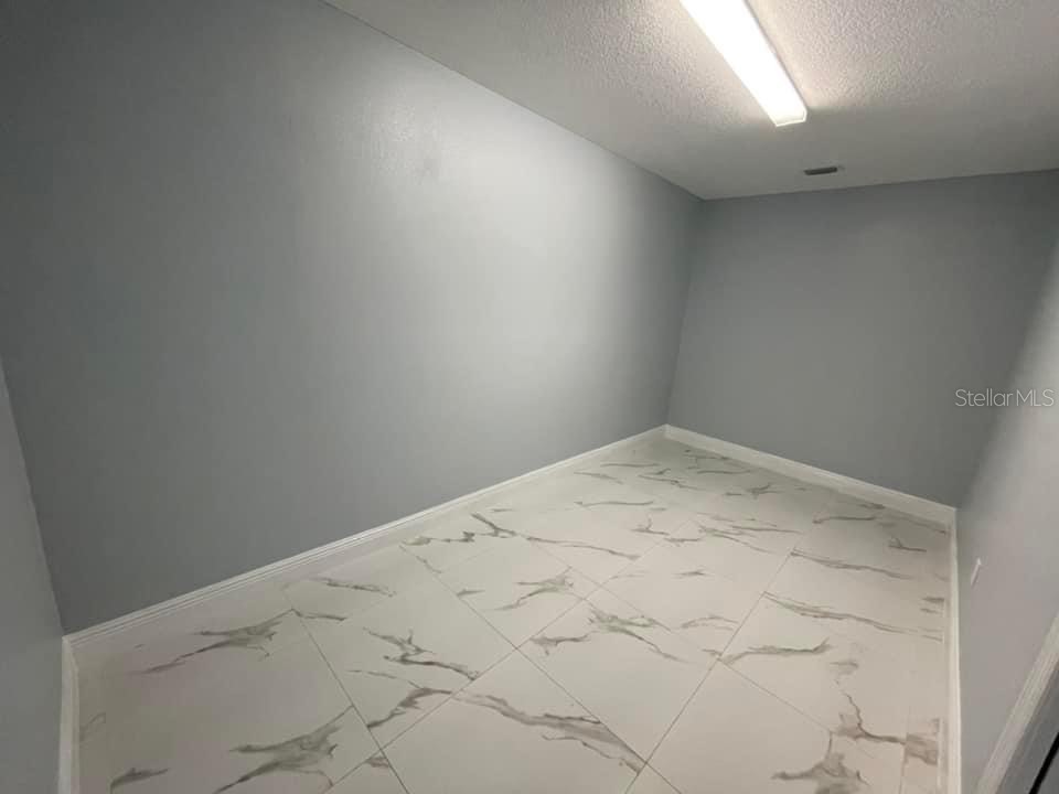 8601 Twin Lakes Boulevard Tampa FL 33614 TB8328260 image38