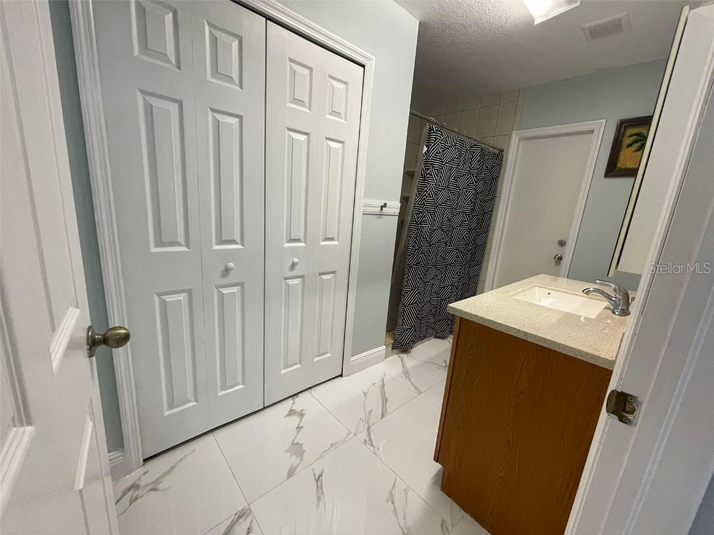 8601 Twin Lakes Boulevard Tampa FL 33614 TB8328260 image40