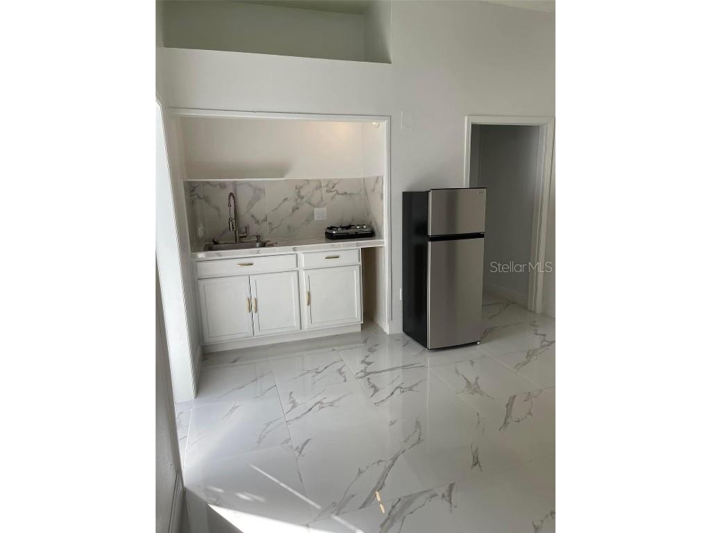 8601 Twin Lakes Boulevard Tampa FL 33614 TB8328260 image43