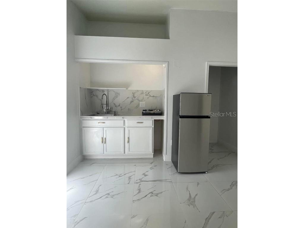 8601 Twin Lakes Boulevard Tampa FL 33614 TB8328260 image45