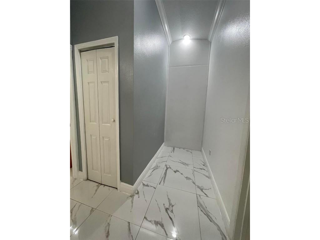 8601 Twin Lakes Boulevard Tampa FL 33614 TB8328260 image5